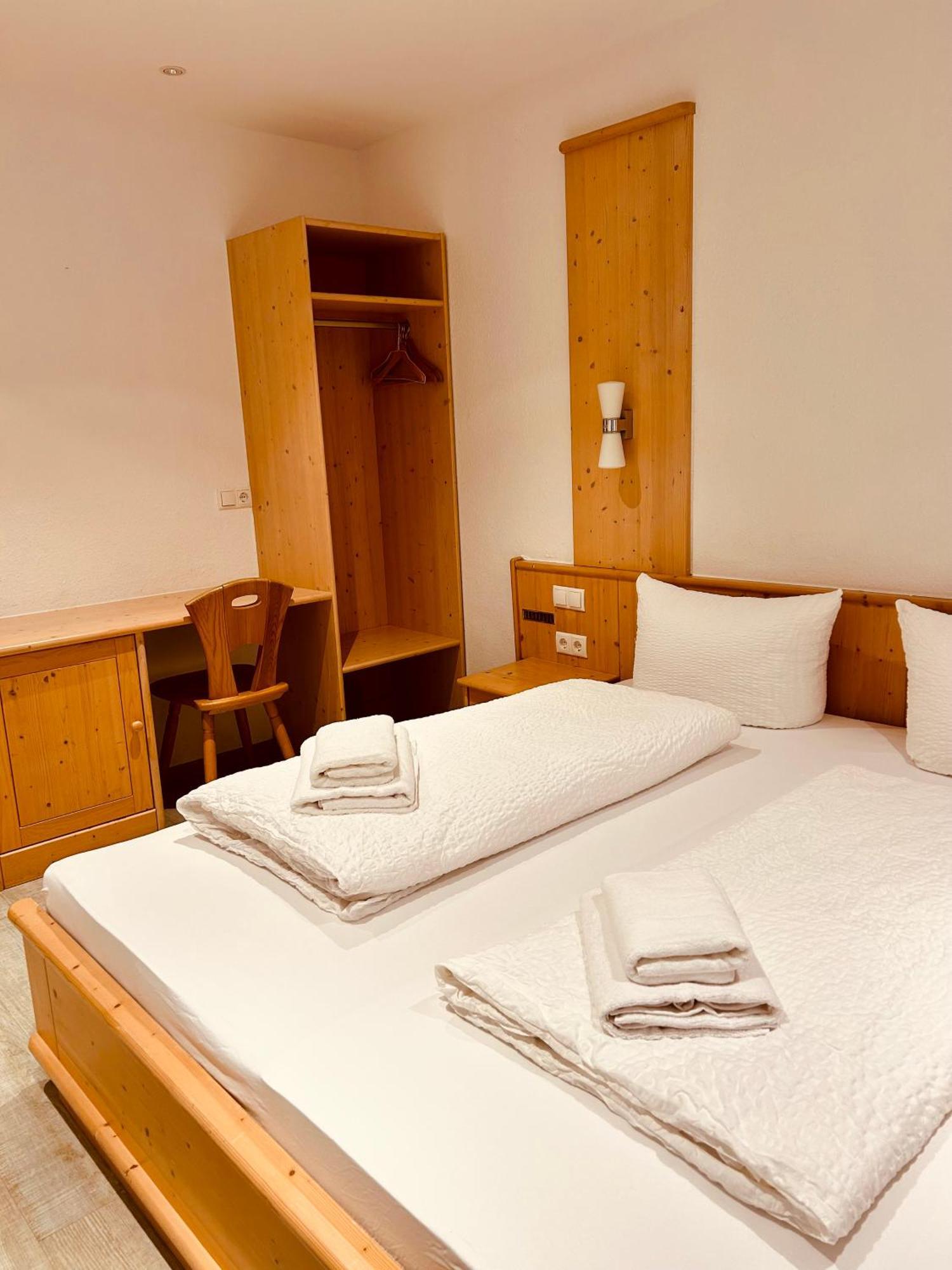 Hotel Gaestehaus Spoth à Rust Extérieur photo